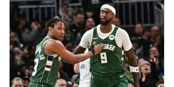 Pudotuspeleihin menevä Giannis Antetokounmpo loukkaantui